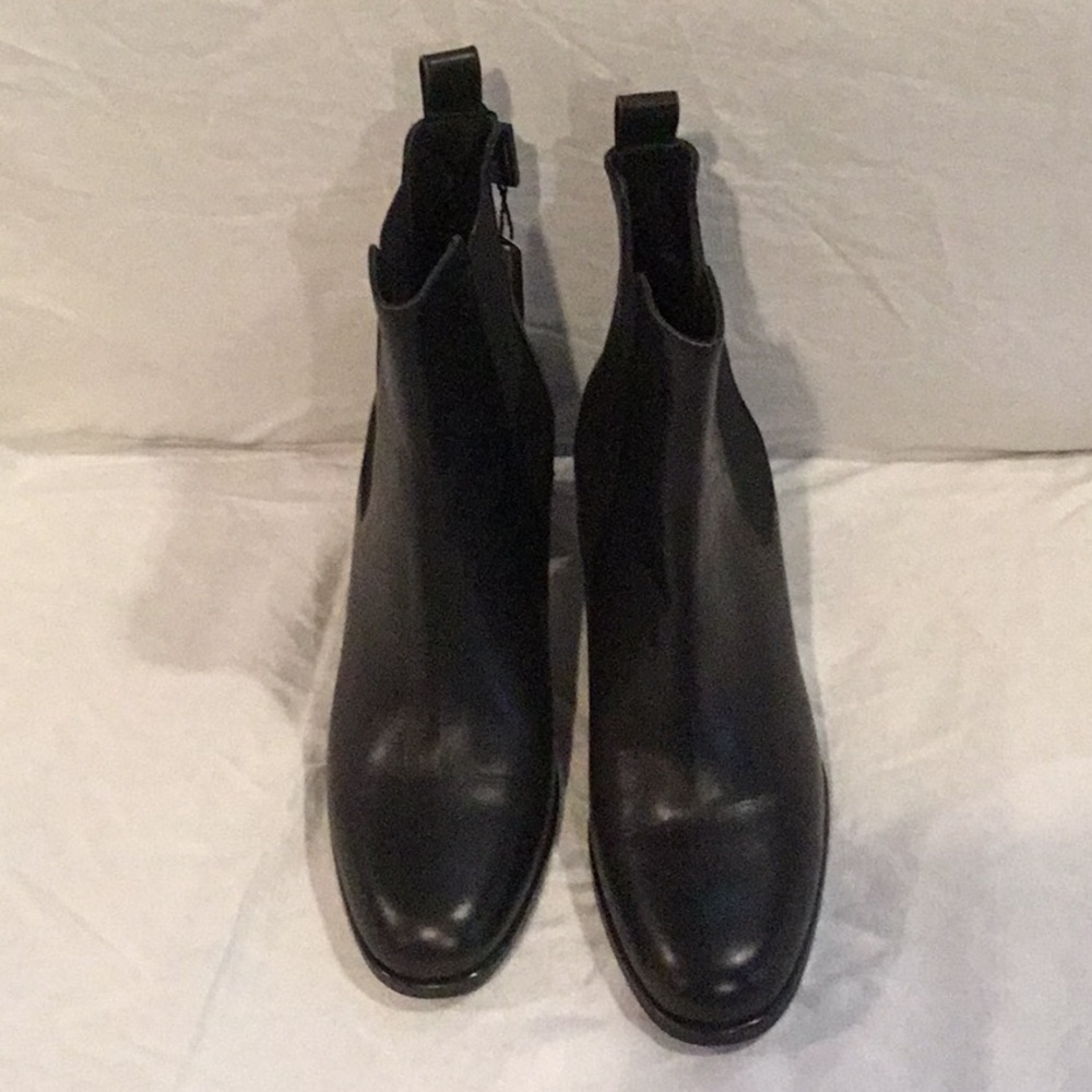 B3) Women’s brand new K. Spin Ankle boots, w/tag
